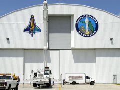 The hangar at KSC where Columbia debris is being assembled. Image: NASA.