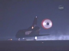NASA TV Screen Capture of Endeavour's landing, via NewsFromSpace
